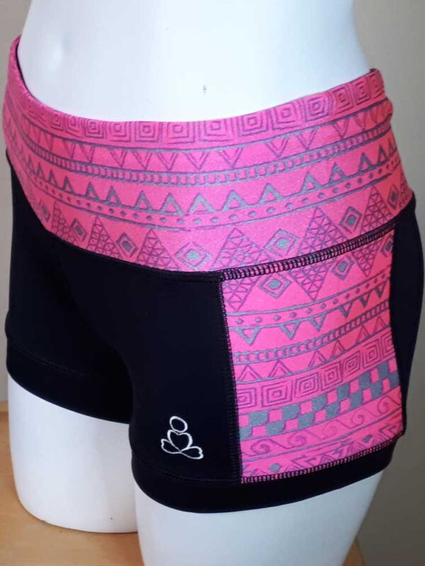 Kayla-yoga-shorts-black-pink-silver-tribal