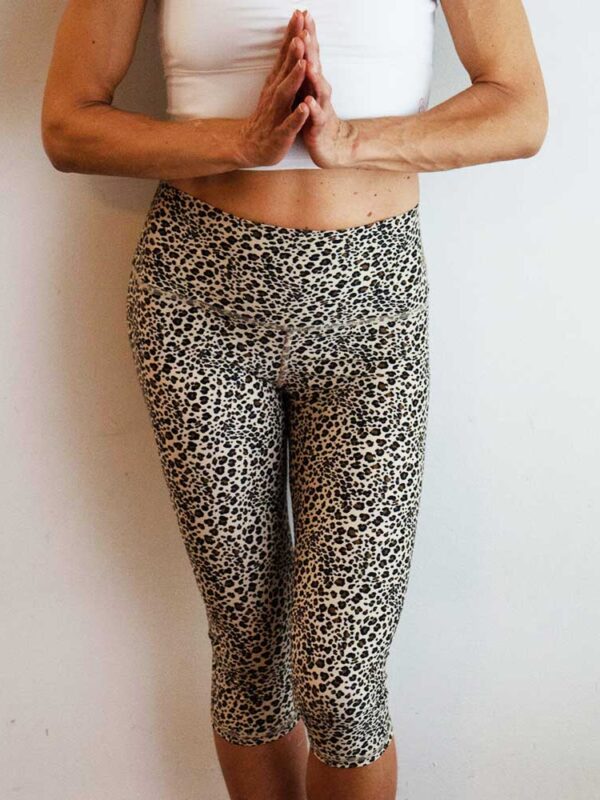 womens-leopard-printed-capris